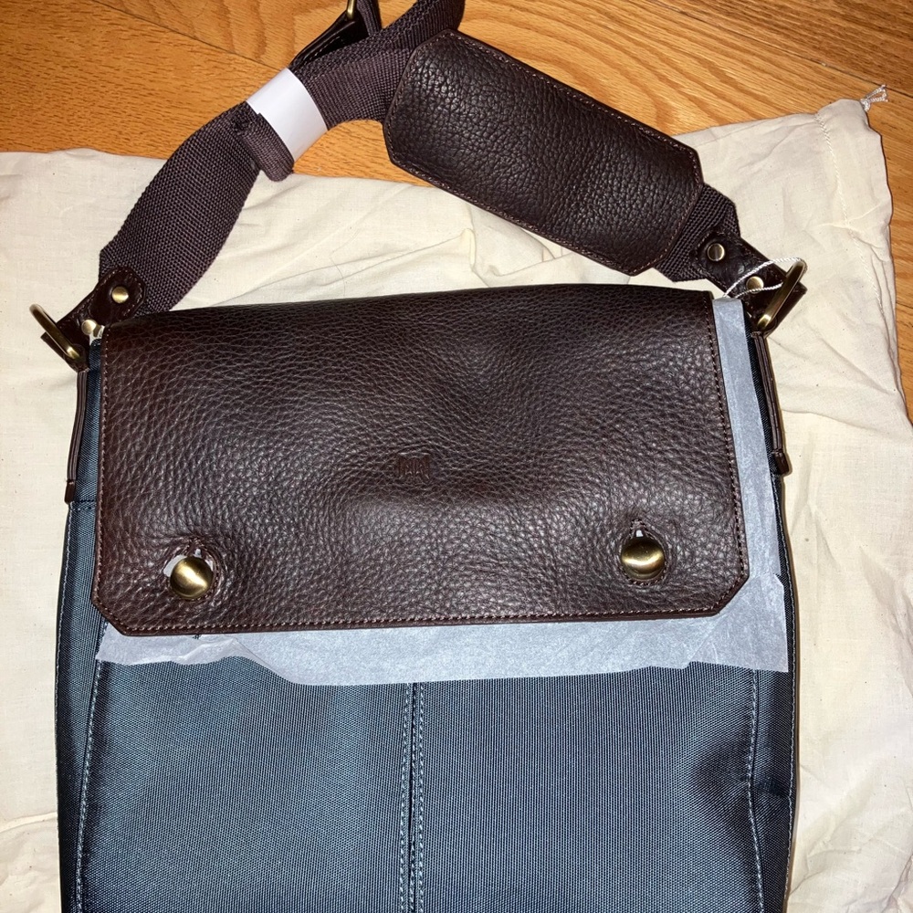 Tusk Messenger Bag